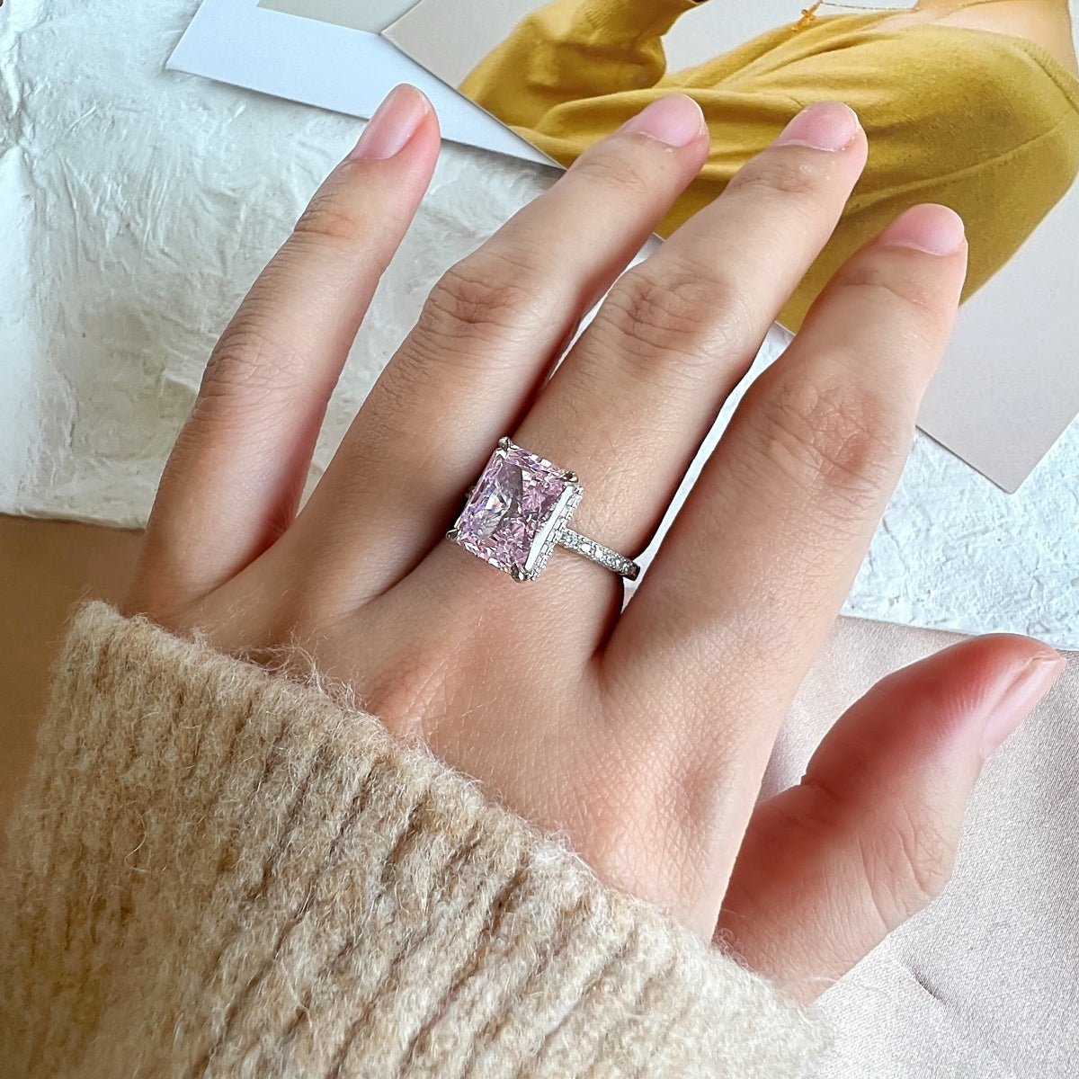 Angela Jewelry]4.0 Carat Luxurious Engagement Ring