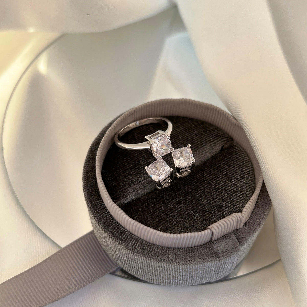 Angela Jewelry]1.0 Carat Radiant Princess Cut Wedding Earrings