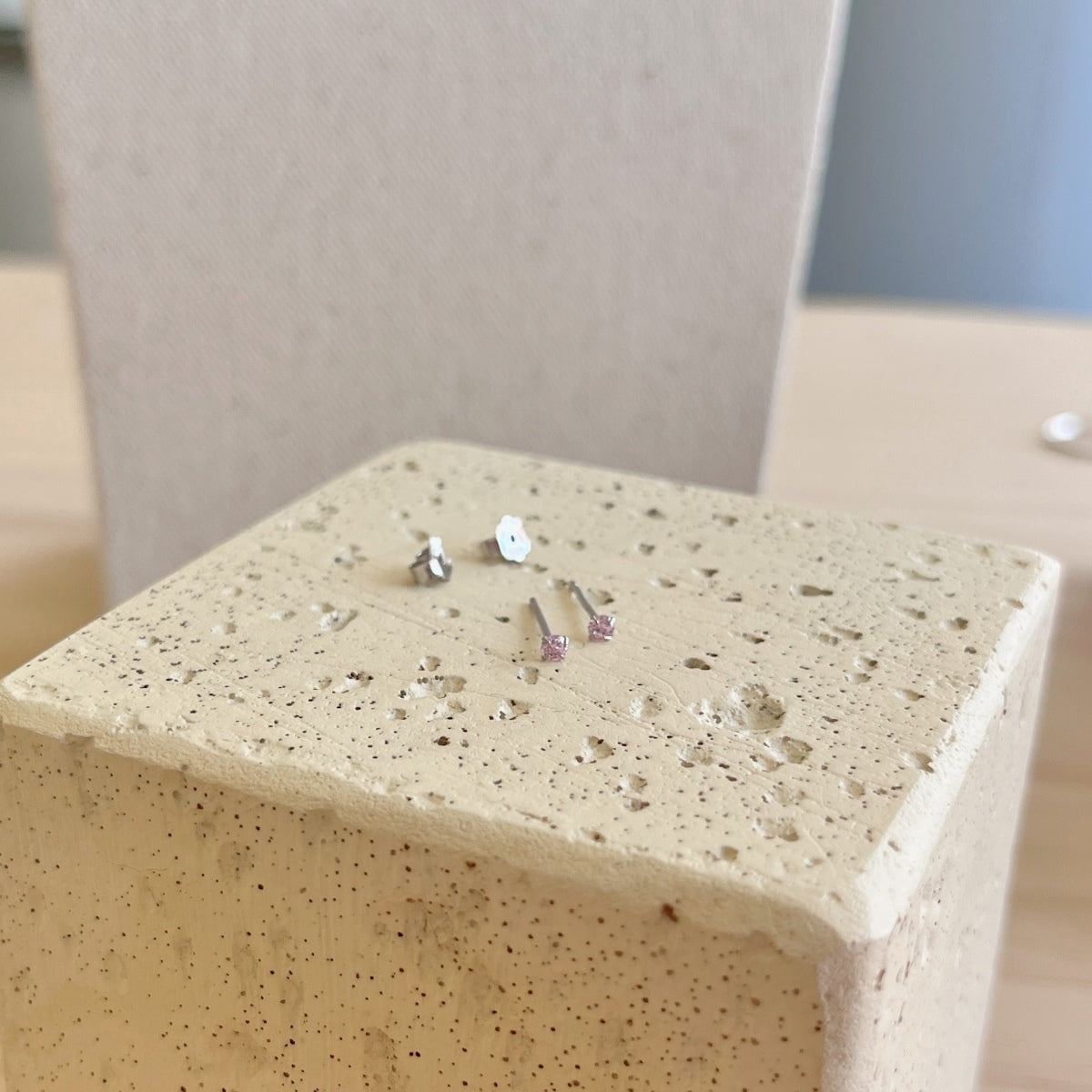 Angela Jewelry]Delicate Solitaire Earrings