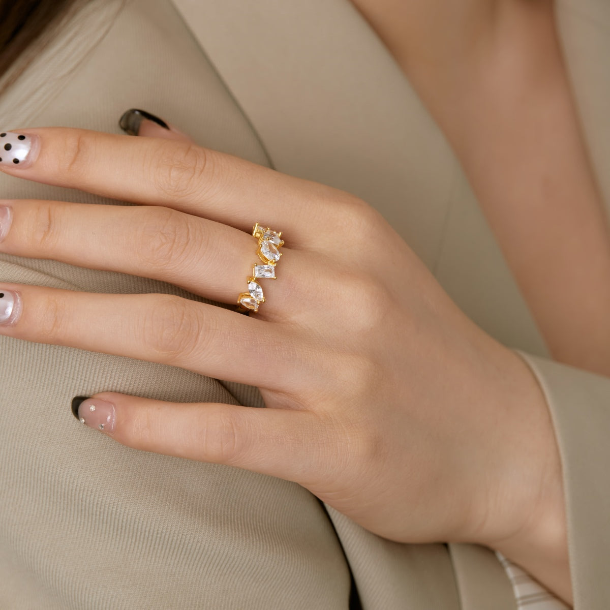 Angela Jewelry]Delicate Multi Cut Ring