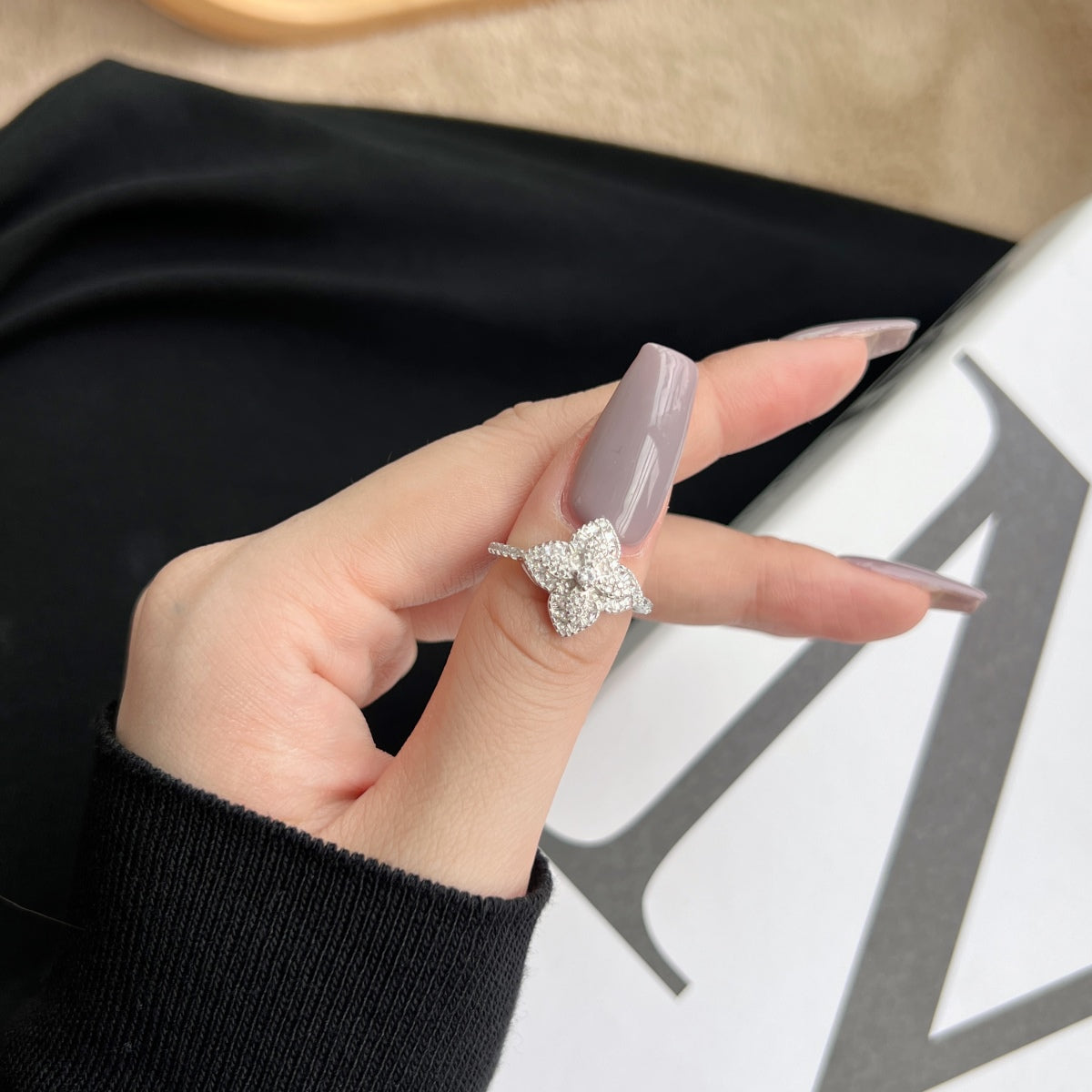 Angela Jewelry]Luxurious Colorful Flower Shape Banquet Ring
