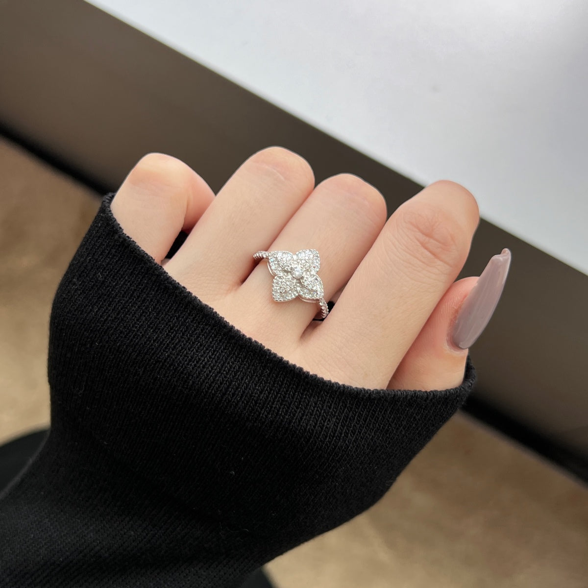 Angela Jewelry]Luxurious Colorful Flower Shape Banquet Ring