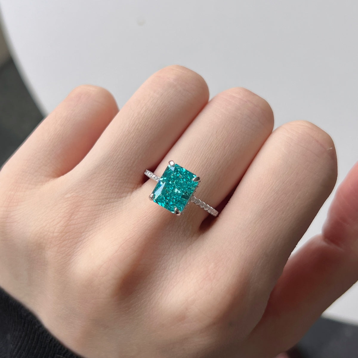Angela Jewelry]4.0 Carat Luxurious Engagement Ring