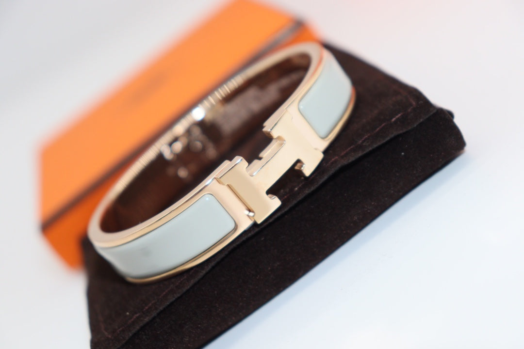 [Angela Jewellery]H LIGHT BLUE BRACELET