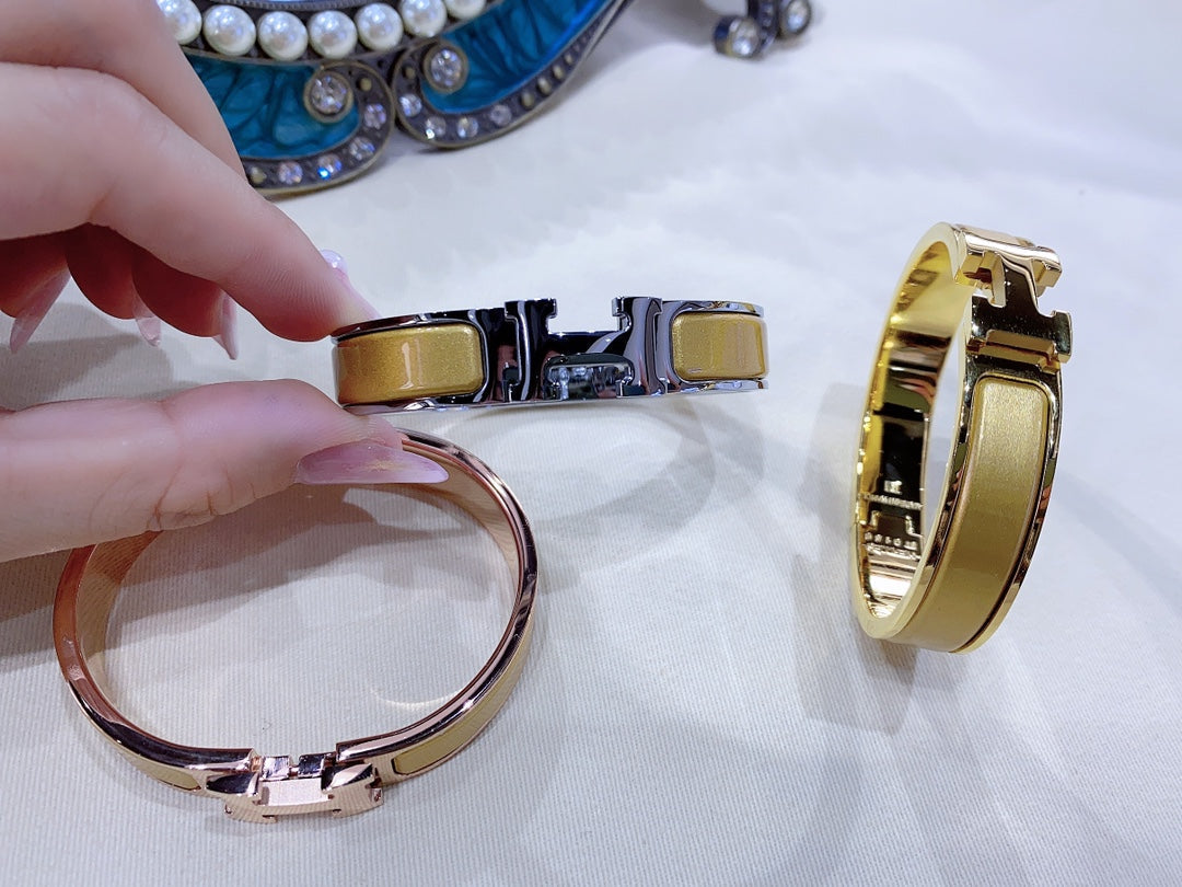 [Angela Jewellery]H CHAMPAGNE BRACELET