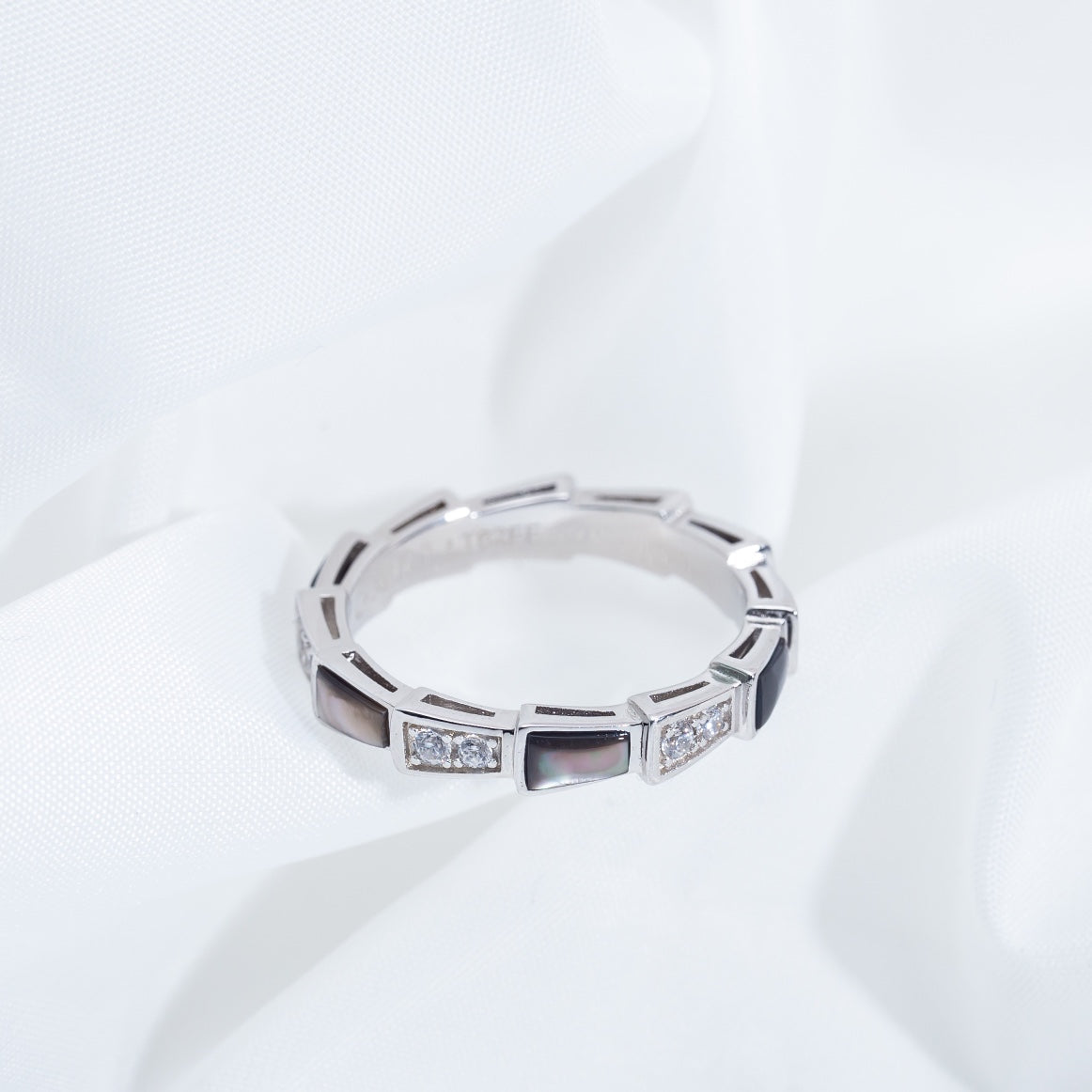 [Angela Jewellery]SERPENTI RING SILVER  DIAMOND BLACK MOP 3MM