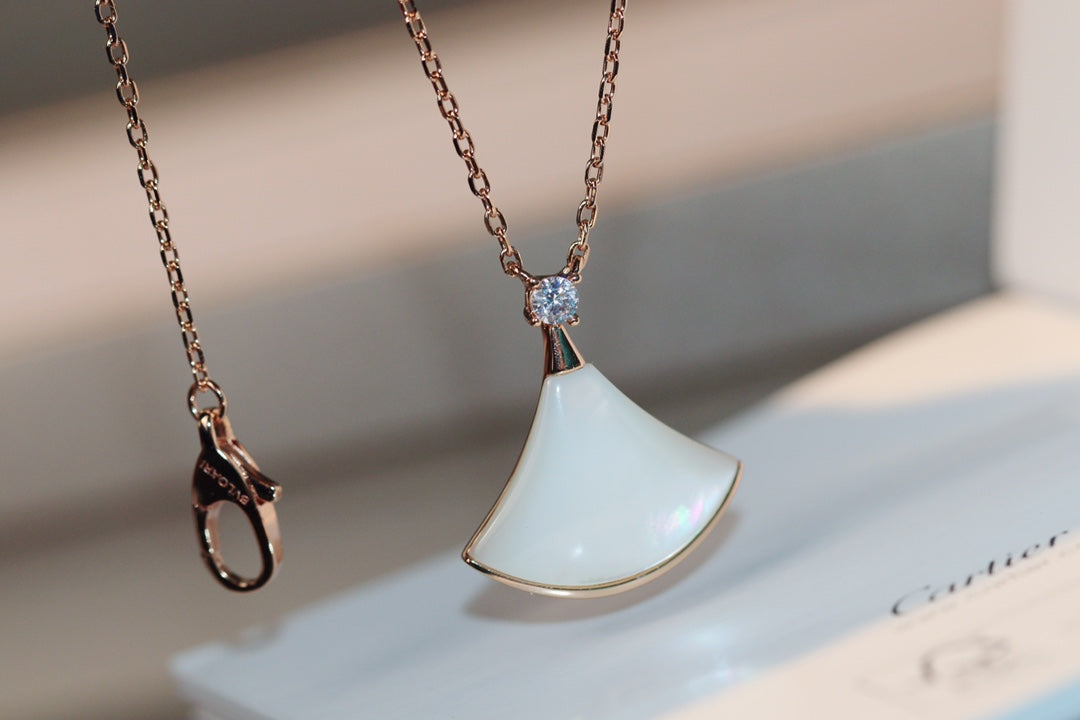 [Angela Jewellery]DREAM NECKLACE WHITE MOP PINK GOLD 1 DIAMOND