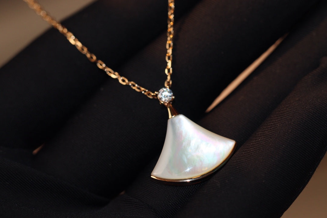 [Angela Jewellery]DREAM NECKLACE WHITE MOP PINK GOLD 1 DIAMOND