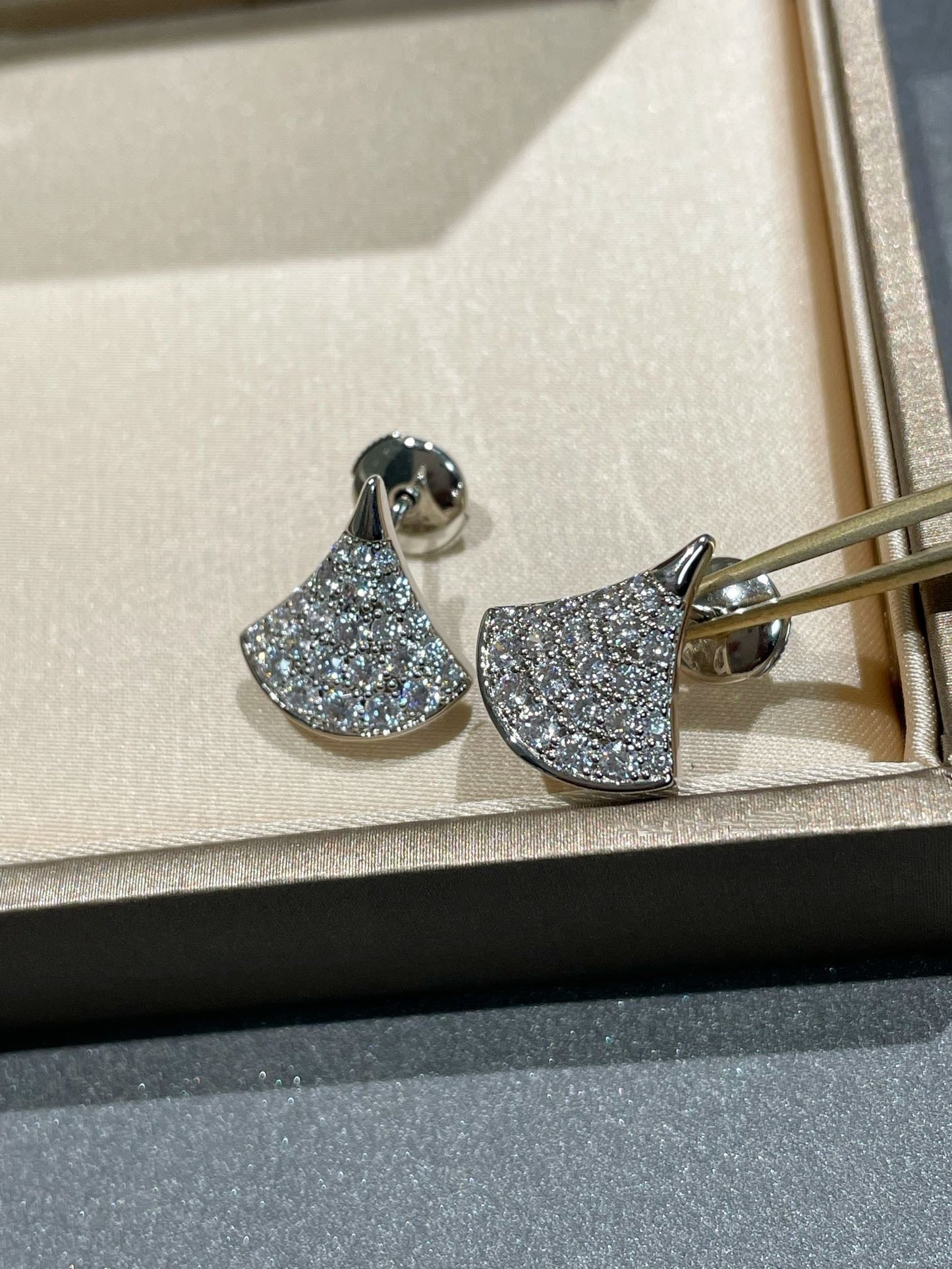 [Angela Jewellery]DREAM STUD EARRINGS DIAMOND