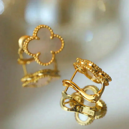 [Angela Jewellery]CLOVER MEDIUM 1 MOTIFS  WHITE MOP STUD EARRINGS