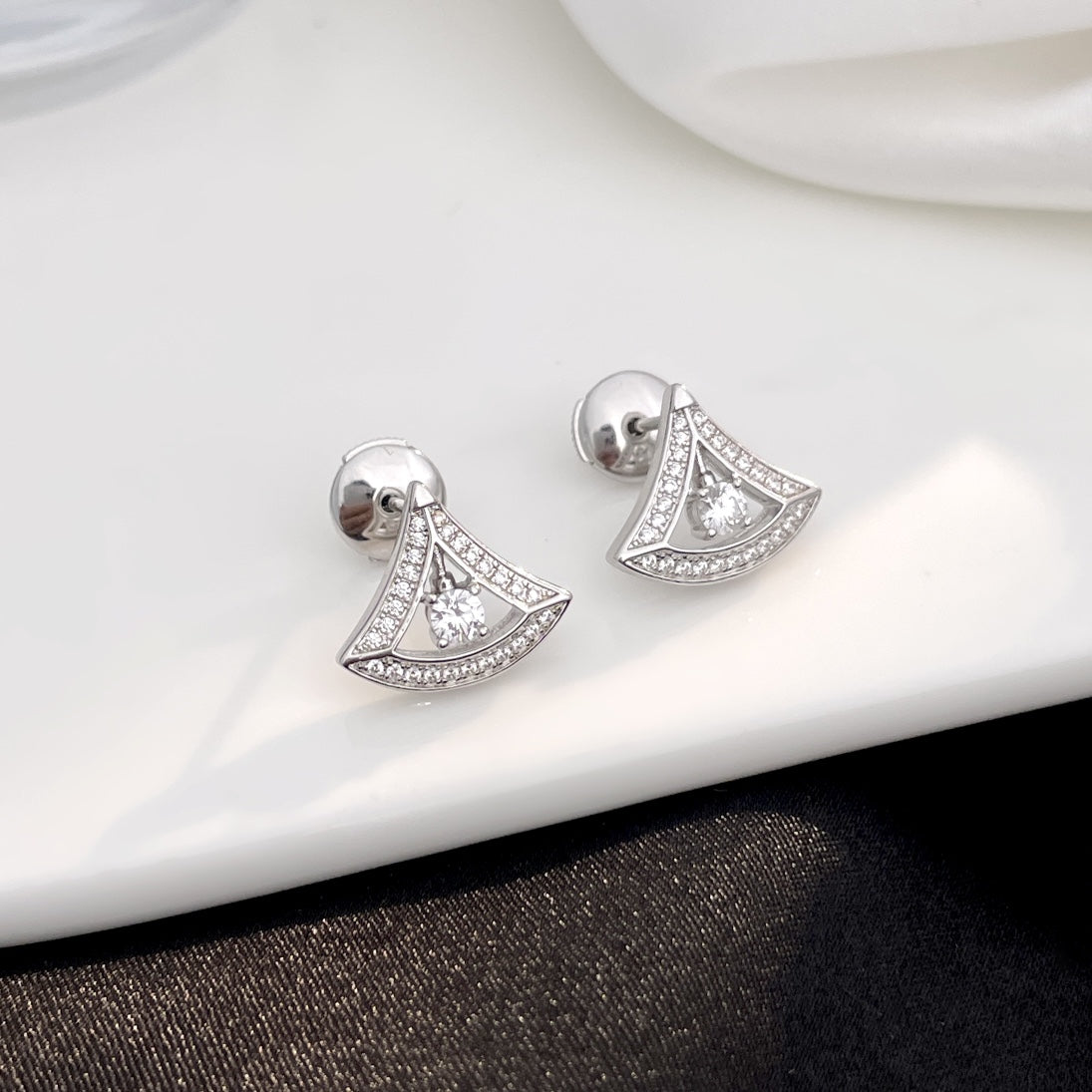 [Angela Jewellery]DREAM MINI DIAMOND STUD EARRINGS