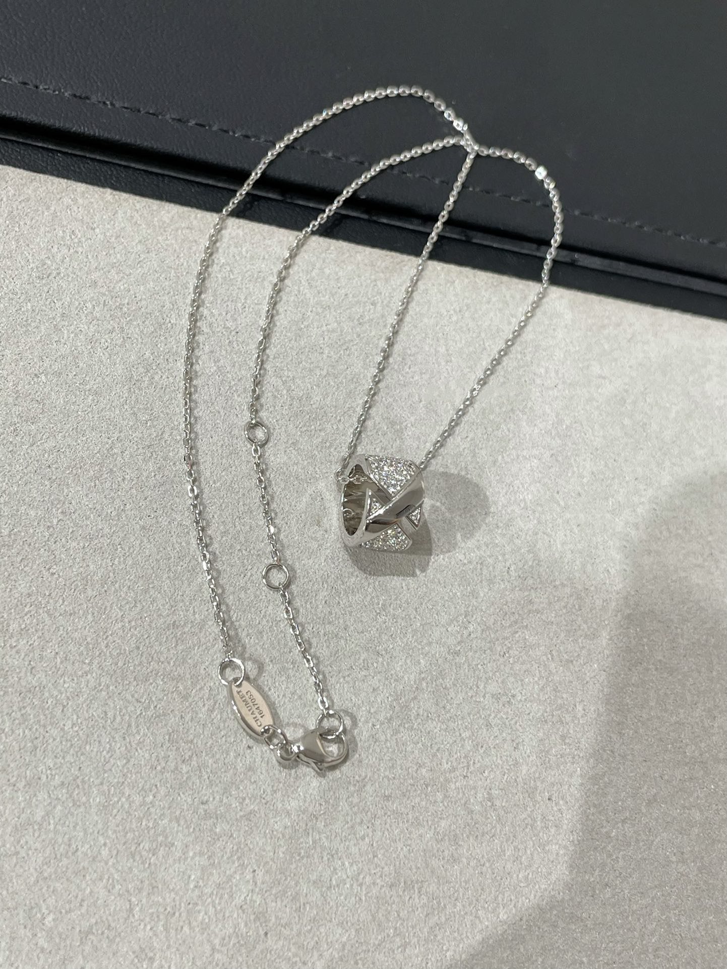 [Angela Jewellery]LIENS EVIDENCE DIAMOND PAVED NECKLACE