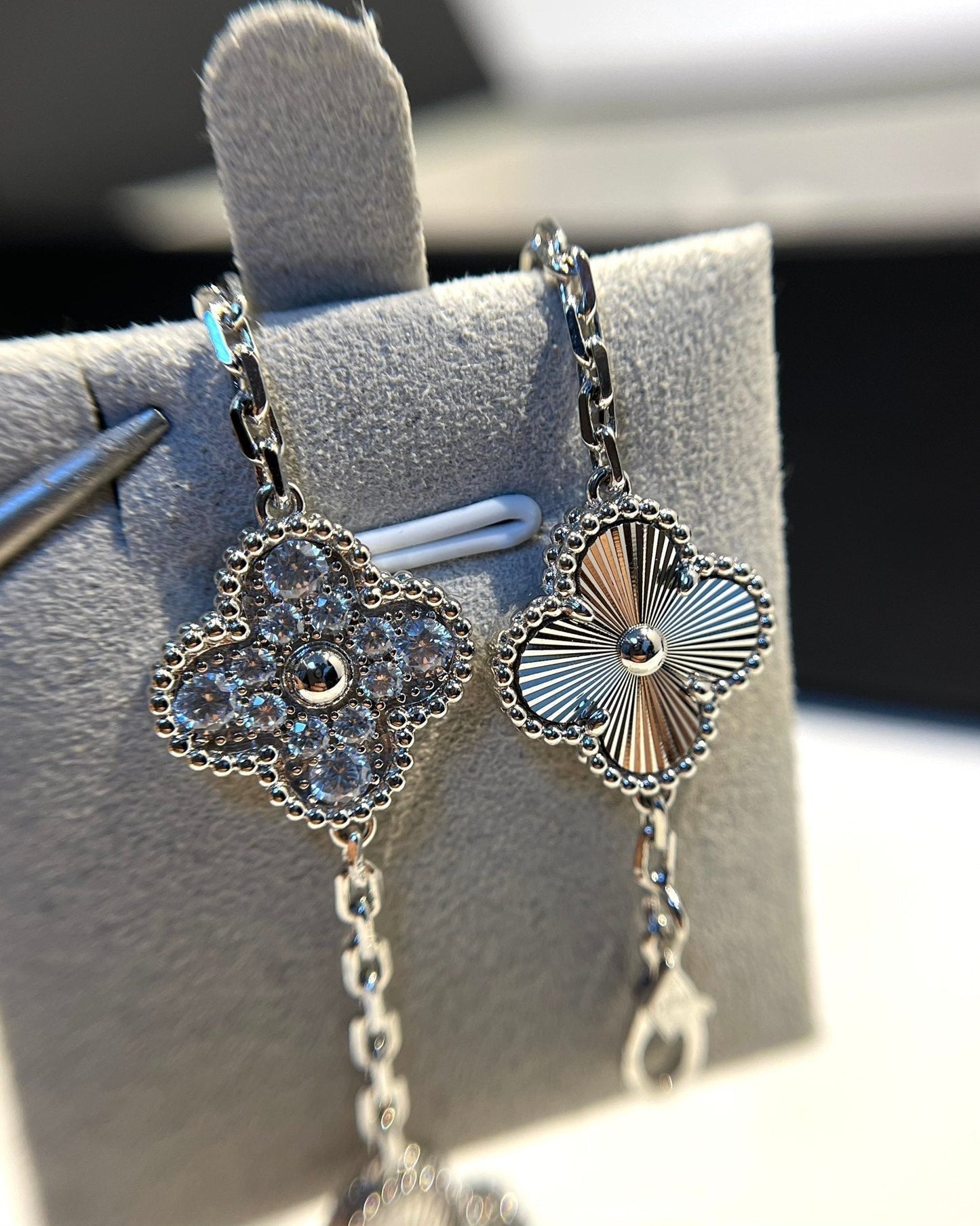 [Angela Jewellery]CLOVER 5 MOTIF SILVER DIAMOND BRACELET