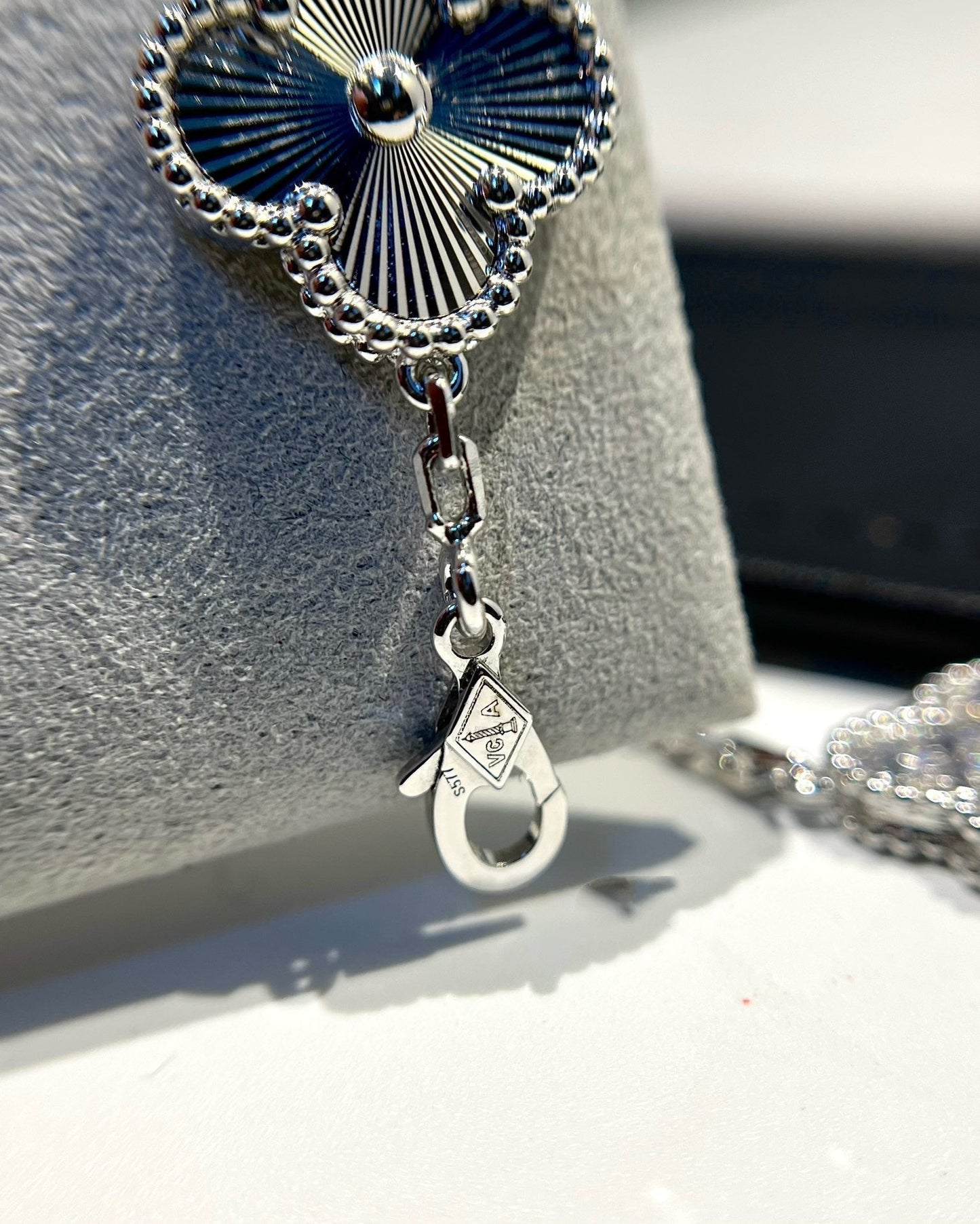 [Angela Jewellery]CLOVER 5 MOTIF SILVER DIAMOND BRACELET