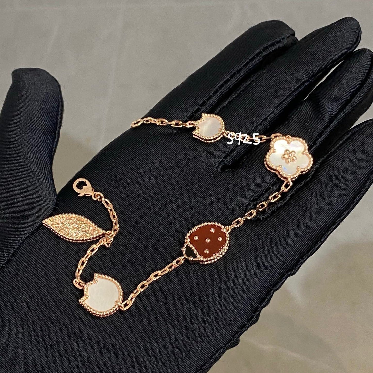 [Angela Jewellery]LUCKY SPRING 5 MOTIF BRACELET