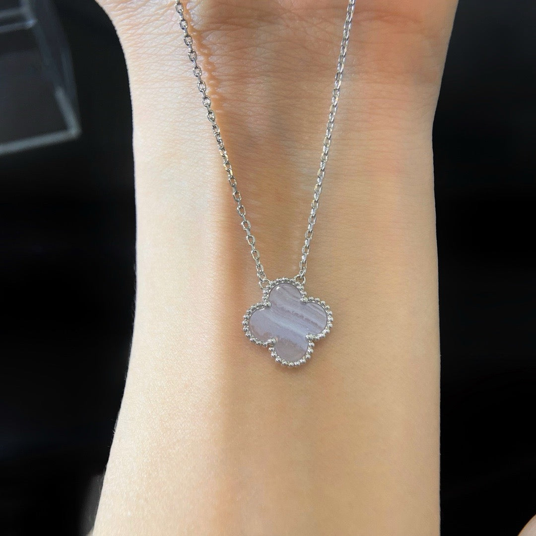 [Angela Jewellery]CLOVER 15MM BLUE CHALCEDONY NECKLACE SILVER