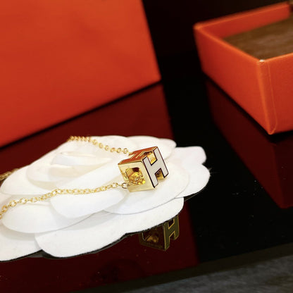 [Angela Jewellery]H WHITE SQUARE GOLD NECKLACE