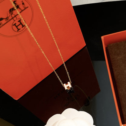 [Angela Jewellery]H WHITE SQUARE GOLD NECKLACE