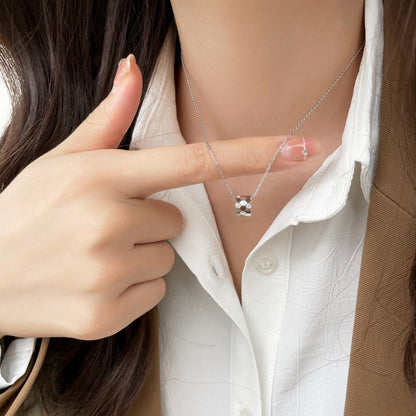 [Angela Jewellery]BEE MINI PEDANT DIAMOND NECKLACE