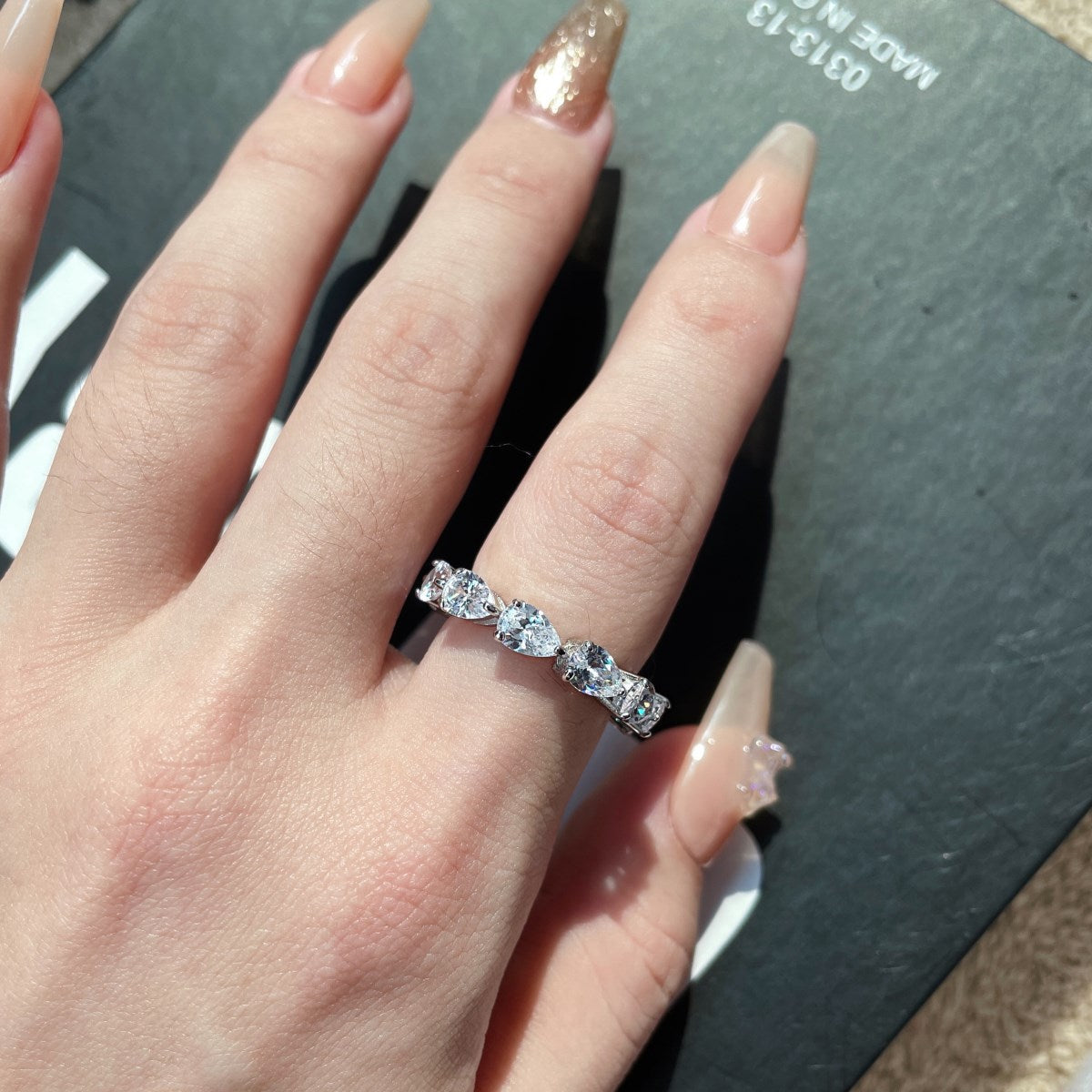 Angela Jewelry]Exquisite Pear Cut Tennis Ring