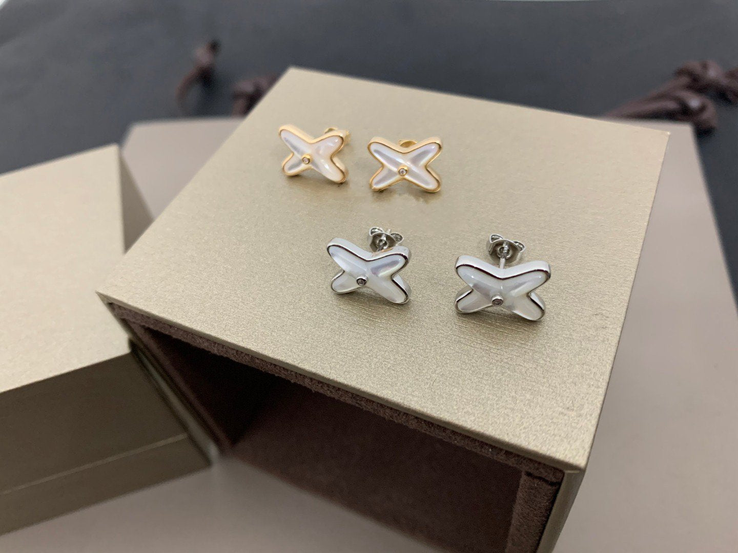 [Angela Jewellery]JEUX DE WHITE MOP SILVER DIAMOND EARRINGS