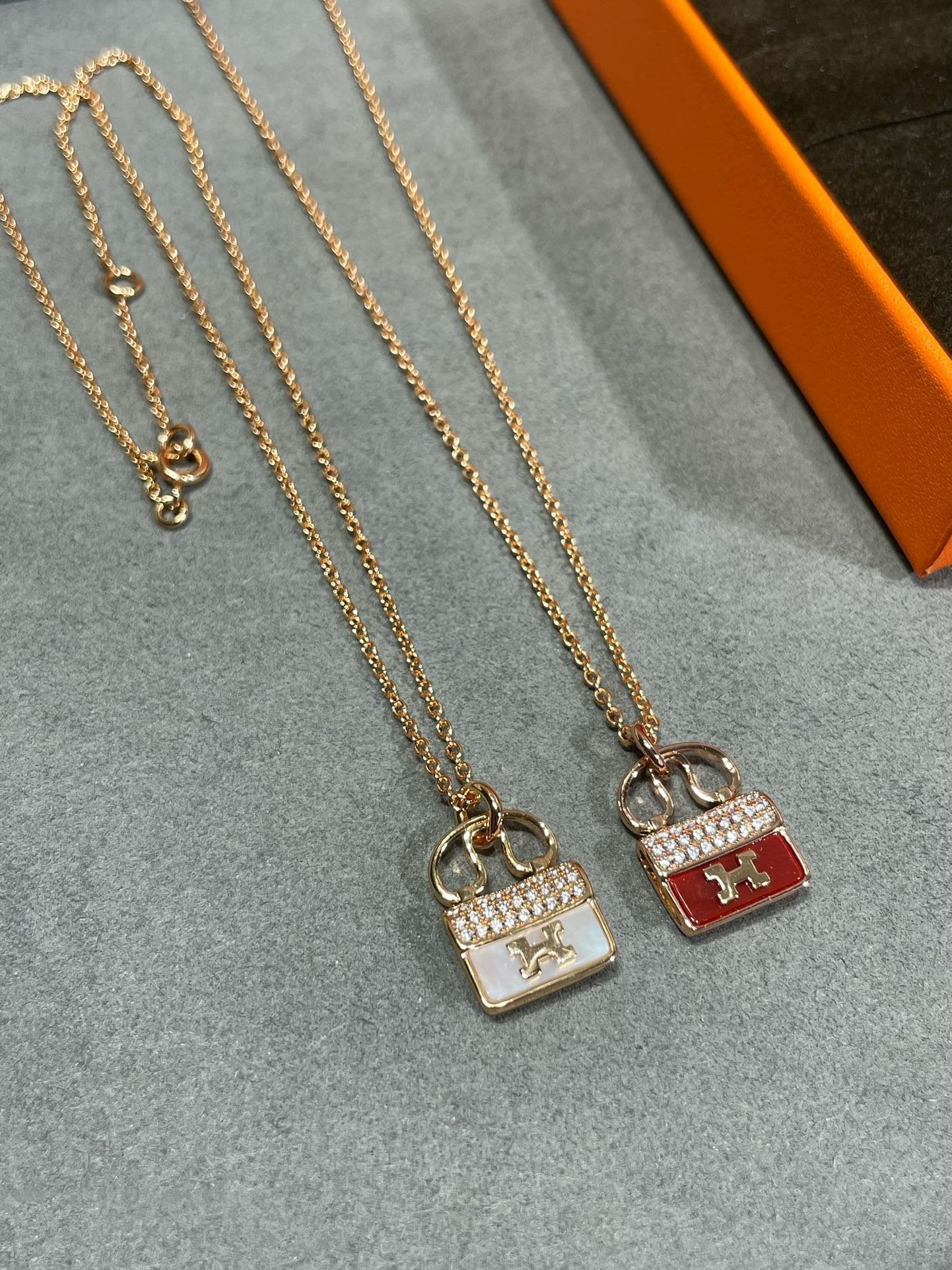 [Angela Jewellery]H CIRCE MOISSANITE PENDANT NECKLACE GOLD
