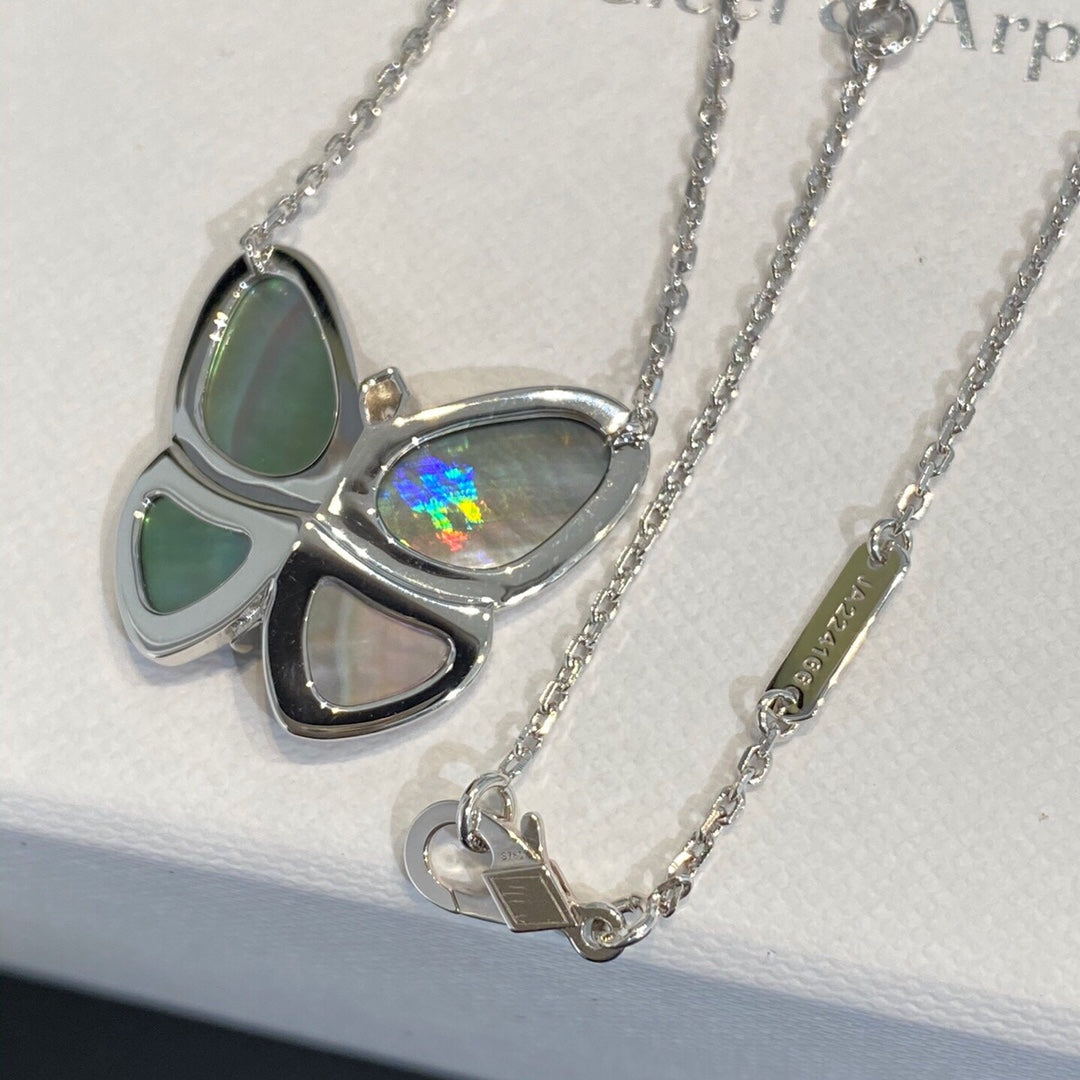 [Angela Jewellery]LARGE BUTTERFLY SILVER PENDANT DIAMOND NECKLACE
