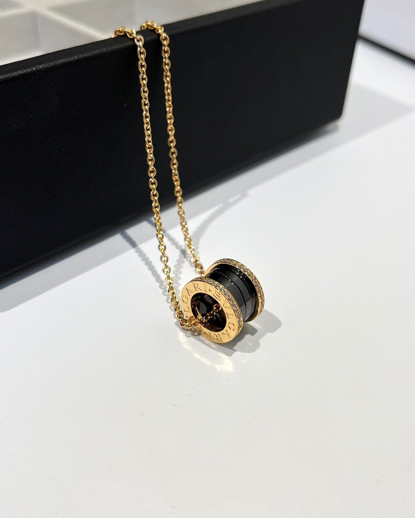 [Angela Jewellery]ZERO 1 BLACK CERAMIC DIAMOND PINK GOLD NECKLACE