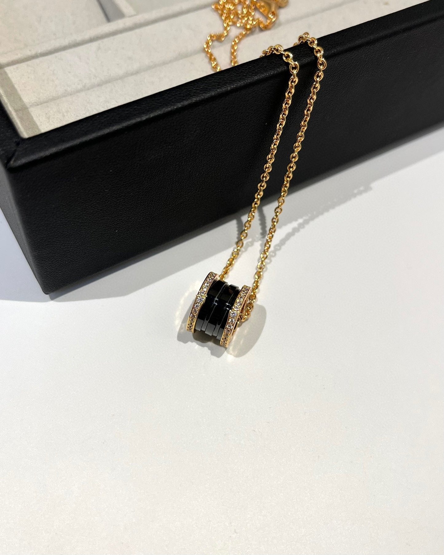 [Angela Jewellery]ZERO 1 BLACK CERAMIC DIAMOND PINK GOLD NECKLACE